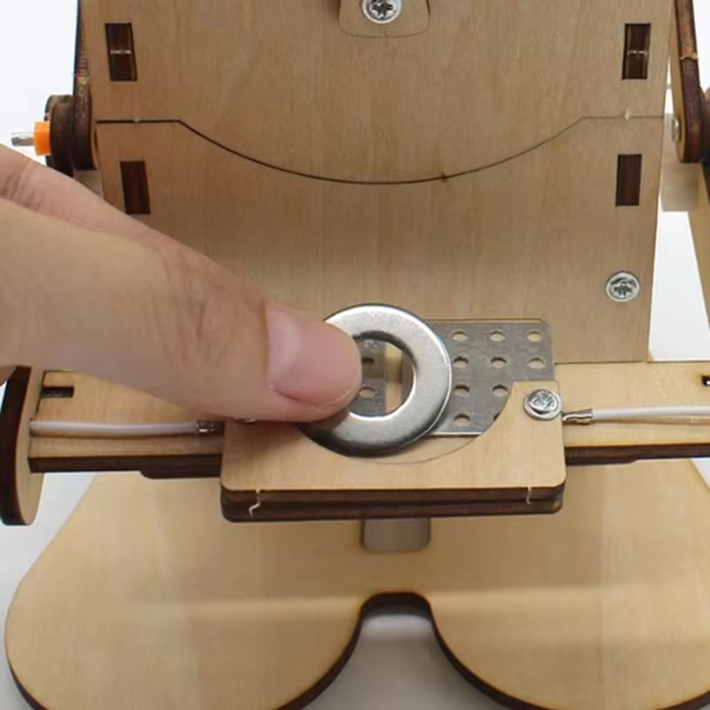 Coin Swallowing Eating Robot M - Science Robotics incelemesi ve fiyatı